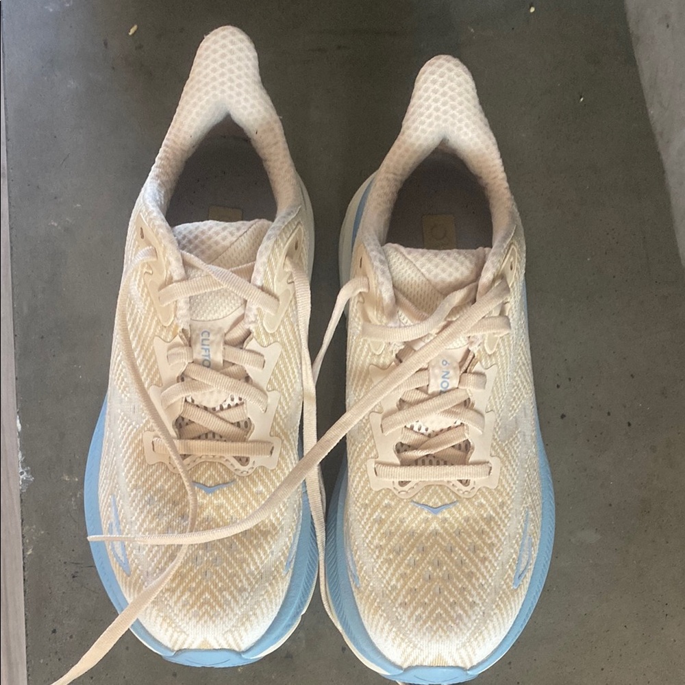 Hoka Clifton 9 Size 6